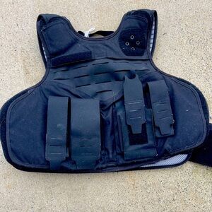 Plate carrier: tactical style